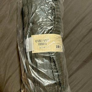 Generic cable knit throw